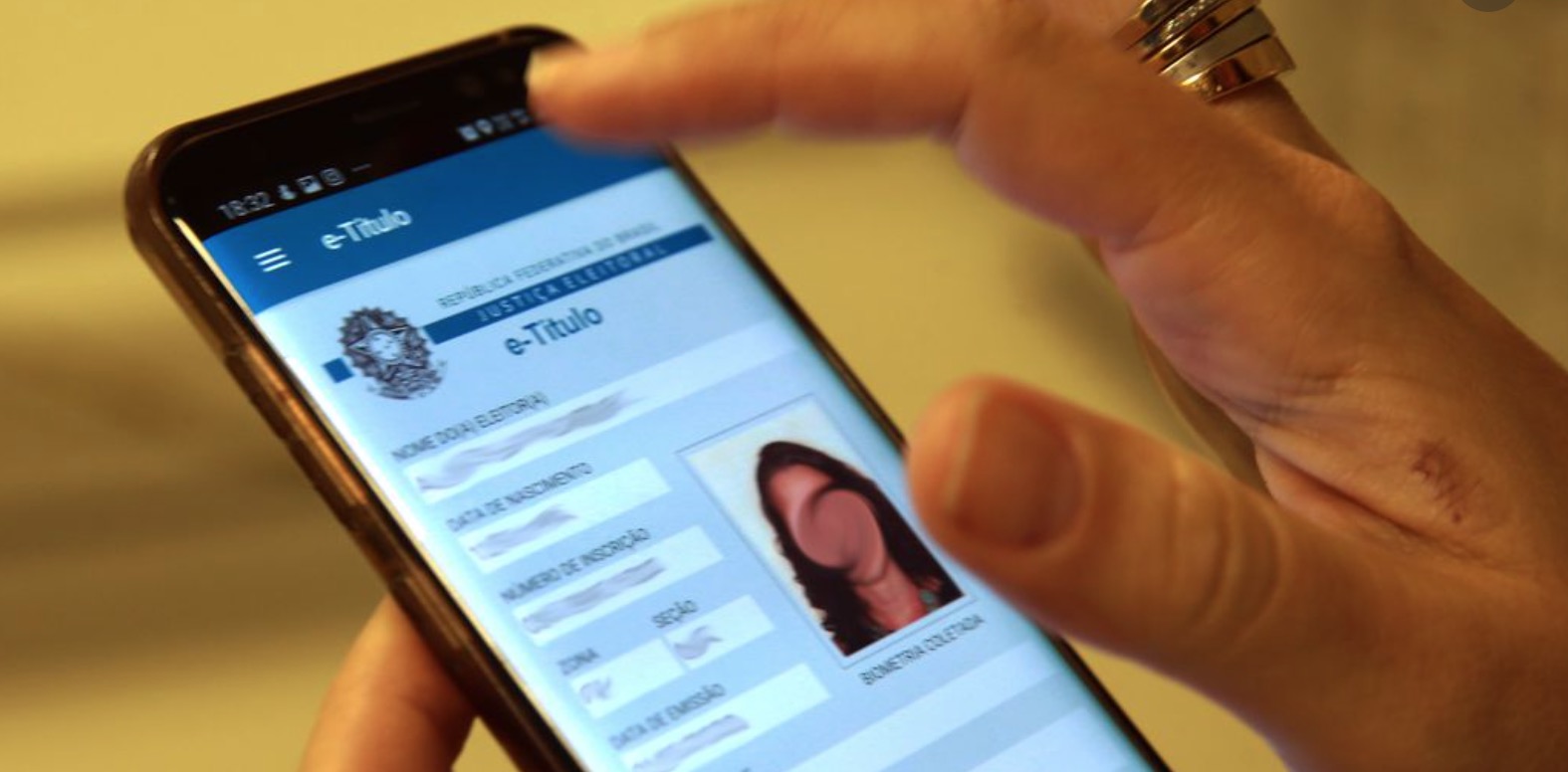 Eleitores que vão votar no 2º turno podem baixar e-Título só até sábado