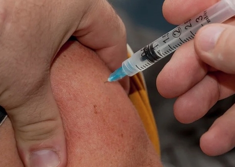 Universidade busca voluntários para testar vacina contra HIV