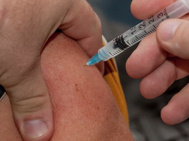 Universidade busca voluntários para testar vacina contra HIV