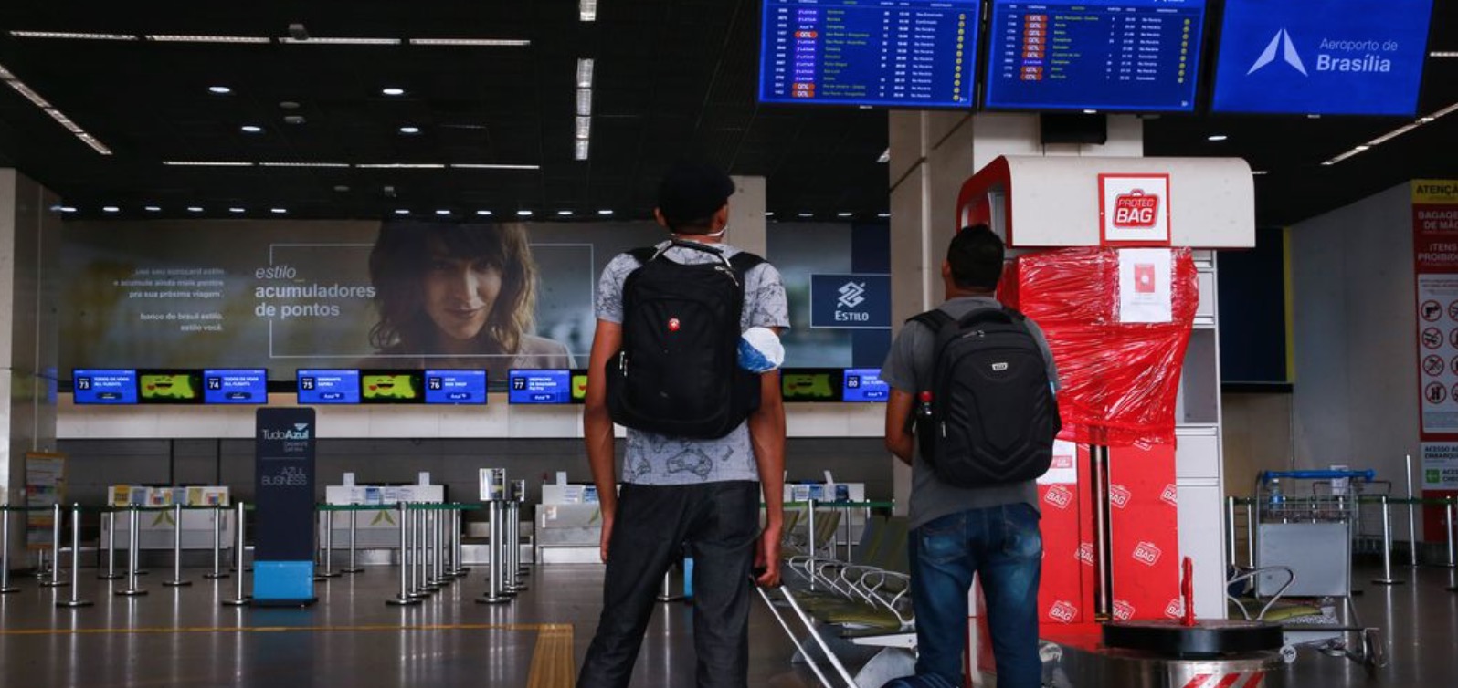 Brasil continua recebendo voos do Reino Unido mesmo com nova variante 