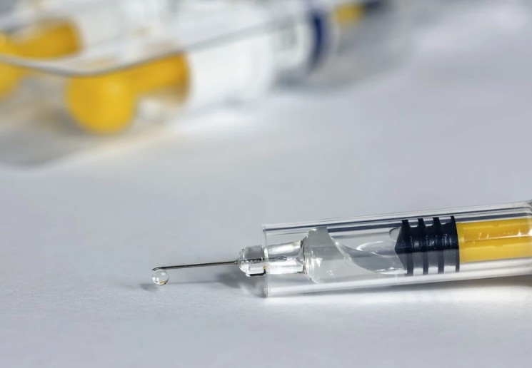 Moderna: Vacina com 94% de eficácia poderá combater variantes da Covid-19 