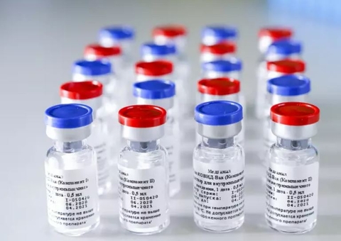 Após rejeição, Rússia diz que enviará novos dados da Sputnik V à Anvisa