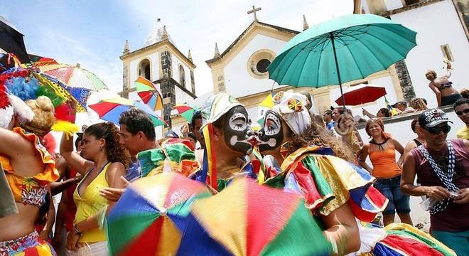 Carnaval em Pernambuco é suspenso devido ao aumento de casos de Covid-19 