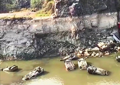 PC apura se carros foram jogados em lago para aplicar golpe em seguradoras