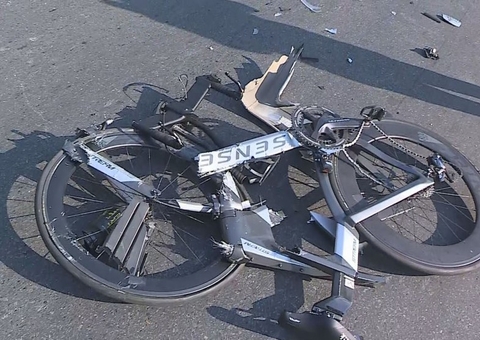 Ciclista bicampeão brasileiro fica ferido após ser atropelado 