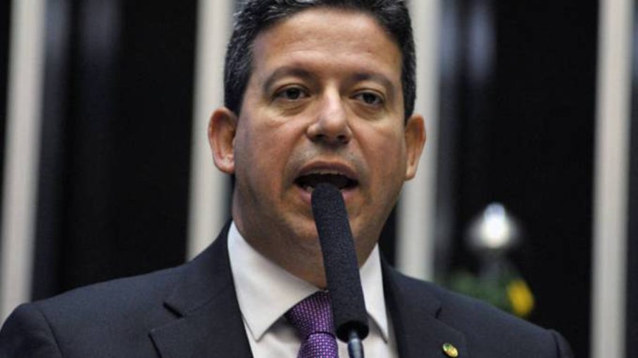 Arthur Lira gastou dinheiro público em compra de gado e fazenda, afirma PF