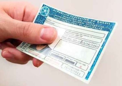 Votação de projeto de lei que aumenta validade da CNH é adiada