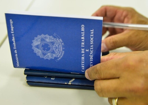 Caixa de restaurante é demitido após comentário ofensivo sobre cliente