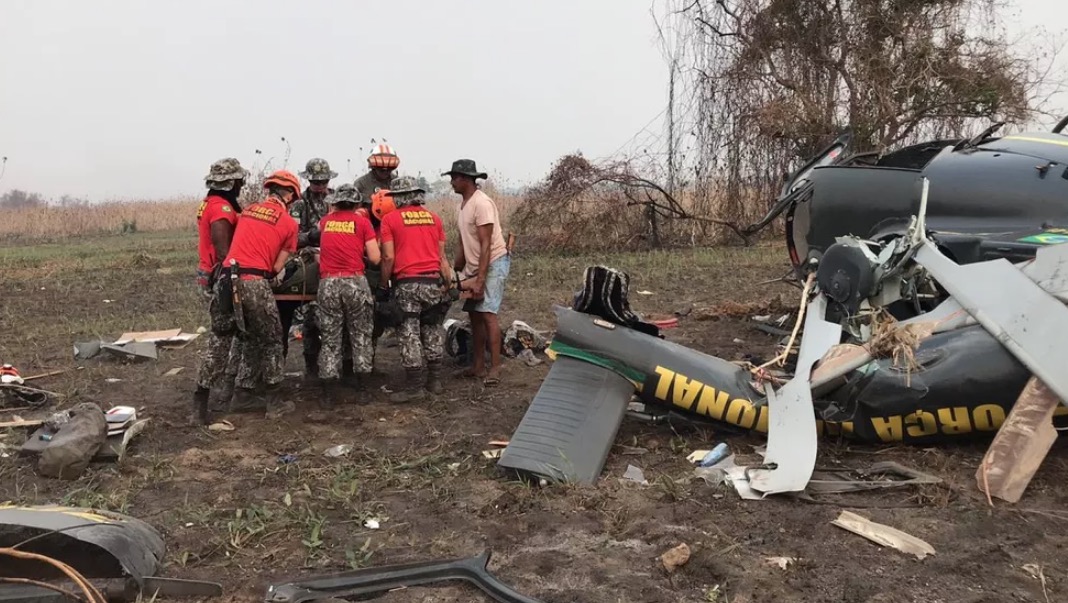 Tripulantes de helicóptero que caiu no Pantanal estão na UTI