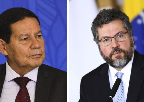 Mourão sinaliza saída de Ernesto Araújo durante reforma ministerial
