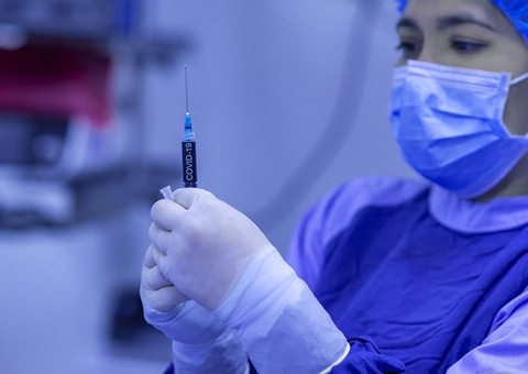 Pfizer/BioNTech é eficaz contra mutação britânica e sul-africana