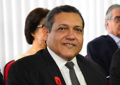 Bolsonaro nomeia Kassio Marques como ministro do STF
