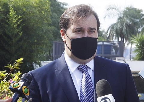 Maia rebate declarações de Bolsonaro e diz que estado 'está às escuras'