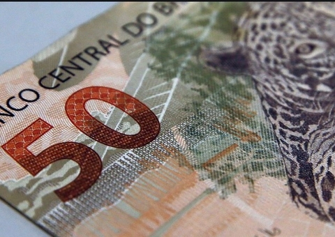 Informais fora do Bolsa Família começam a receber auxílio de R$300 dia 30