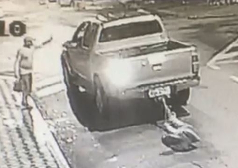 Empresário é preso por amarrar e arrastar morador de rua até a morte 