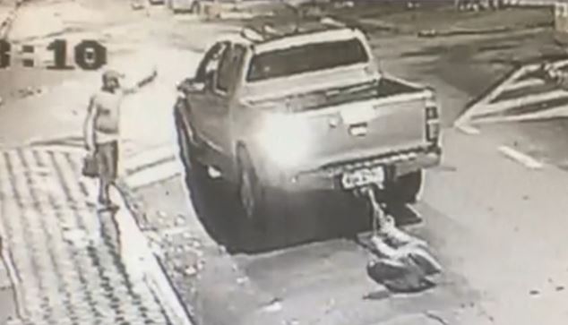 Empresário é preso por amarrar e arrastar morador de rua até a morte 