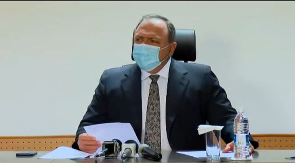 Pazuello diz que vacinas começam a ser distribuídas amanhã aos estados