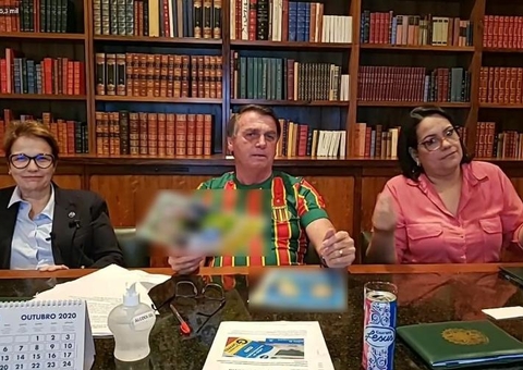 Após piada homofóbica, Bolsonaro pede desculpa e diz que era 'brincadeira'