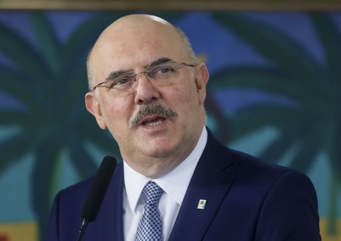 Ministro da Educação privilegia viagens e agendas fora da área com Bolsonaro