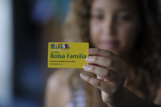 Bolsa Família: beneficiários recebem última parcela do auxílio emergencial