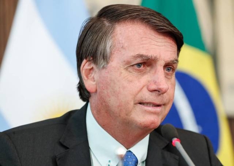 Bolsonaro: funcionário que não tomar vacina deve permanecer no cargo