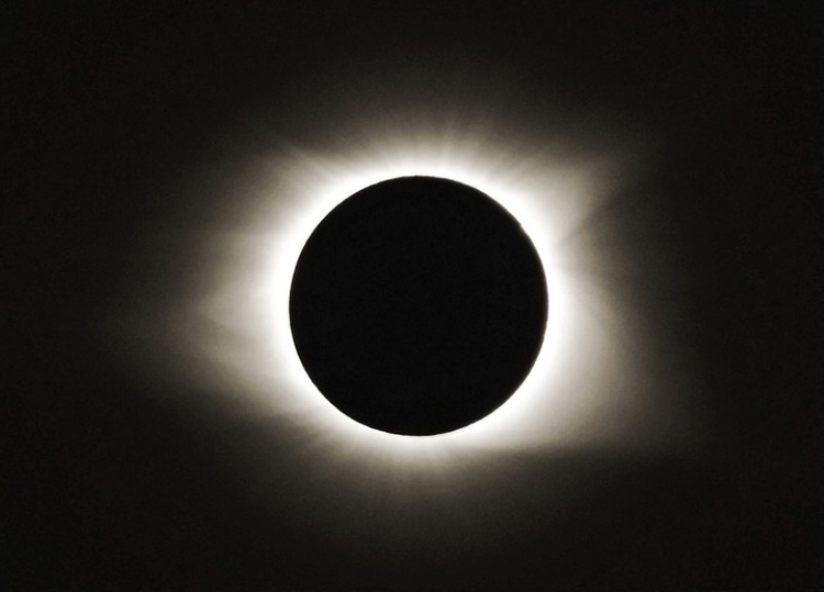 Eclipse solar poderá ser visto nesta segunda