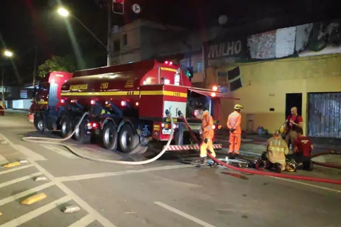 Animais deixados em Pet Shop à noite morrem carbonizados em incêndio