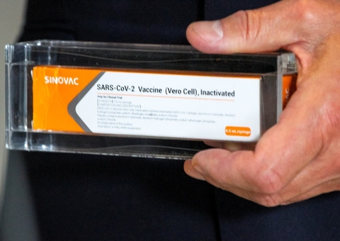 CoronaVac atrasa e não deve chegar à população em 2020; entenda