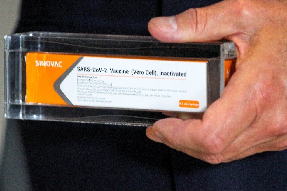 CoronaVac atrasa e não deve chegar à população em 2020; entenda
