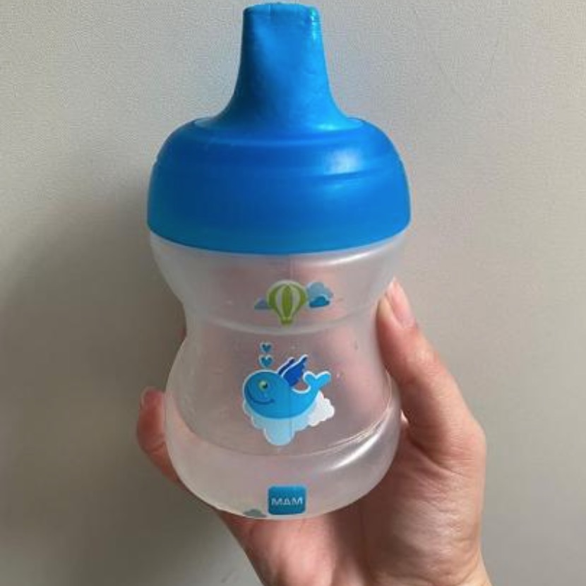 Mãe acusa garçom de dar álcool para criança de um ano beber 