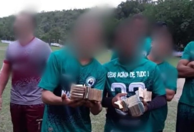 Traficantes realizam jogos de futebol para divulgar pontos de drogas