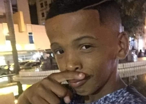 Kallebe, criador do 'bigodin finin', e amigo são sepultados no RJ 