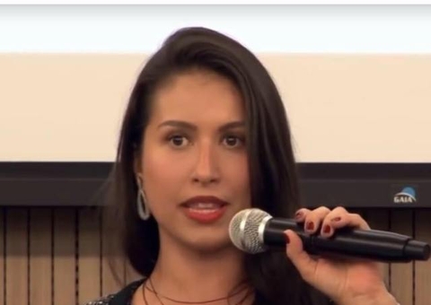 Juíza Ludmilla ensina a burlar uso de máscara e pode ser investigada 