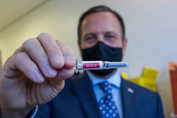 Resultado dos testes mostra que vacina CoronaVac é segura 