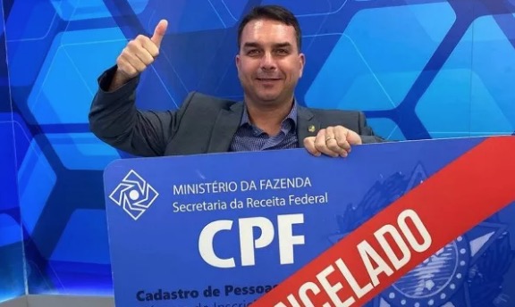 Flávio Bolsonaro usou verba do Senado para dançar o 'boga' com Sikêra Jr