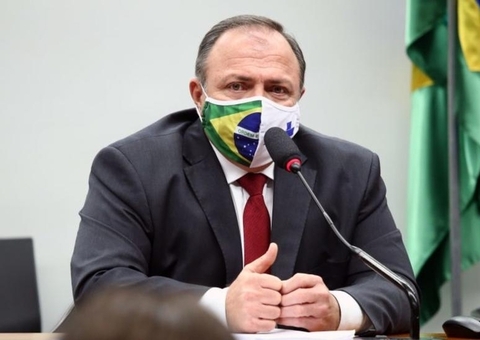 Ministério da Saúde afirma que Eduardo Pazuello está curado da Covid-19