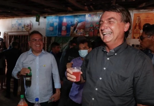 Vídeo: Bolsonaro diz que virou 'boiola' ao tomar refrigerante maranhense 