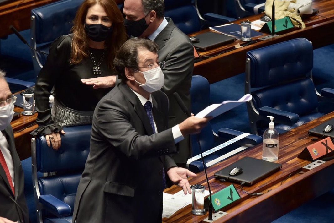 Senado exclui trechos do Fundeb que tirariam R$ 16 bi de escolas públicas