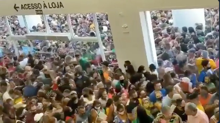 Vídeo registra intensa aglomeração em abertura de loja no Pará