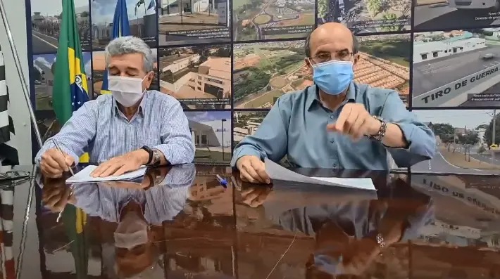 Vídeo em que prefeito xinga população é montagem; veja