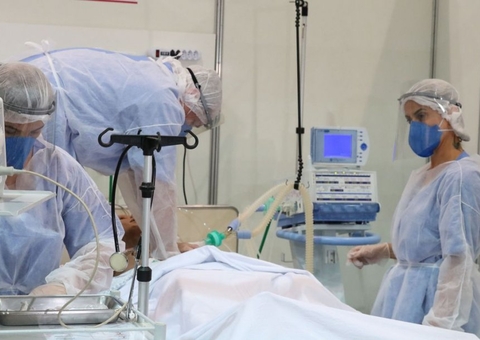 Com casos em alta, Brasil se aproxima de 185 mil mortes por covid-19