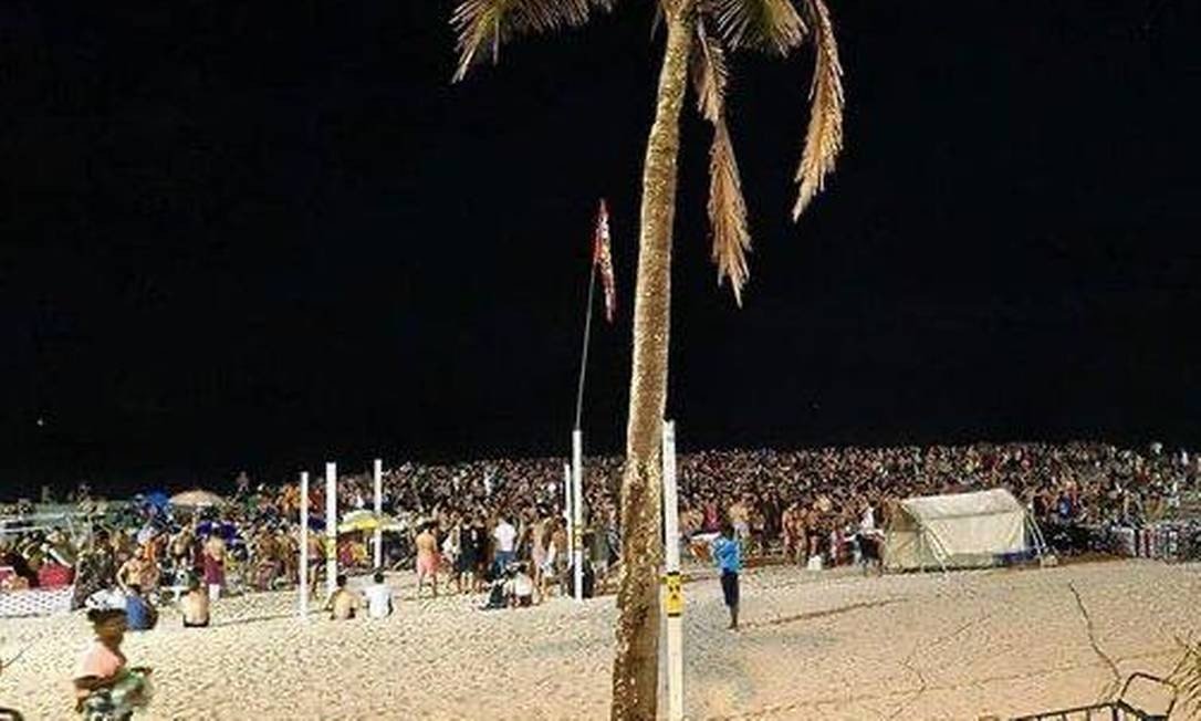 Em meio à pandemia multidão lota praia de Ipanema em festa; imagens chocam