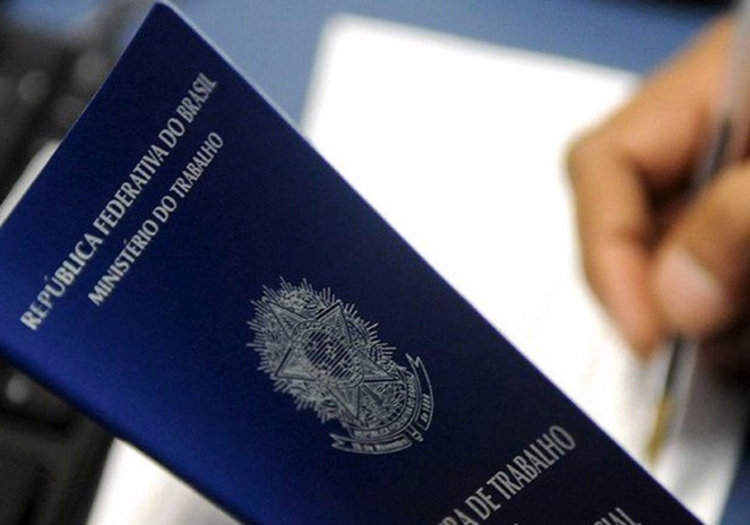 Veja quem recebe abono salarial de até R$ 1.045 nesta terça-feira 