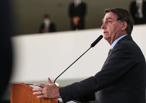 Bolsonaro 'proíbe' o Renda Brasil e diz que Bolsa Família continua até 2022