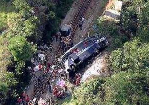 Acidente com ônibus em Minas Gerais deixa ao menos 11 mortos