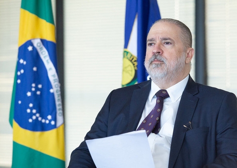 PGR pede investigação de autoridades do Amazonas após colapso na saúde