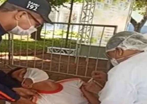 Vídeo: Com fobia de agulha, socorrista do Samu desmaia ao ser vacinado