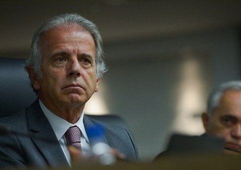 Após piora, presidente do TCU é internado com Covid-19