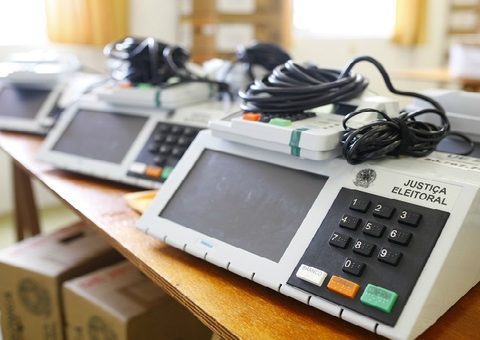 TSE estuda aposentar urnas eletrônicas e implantar novo sistema de votos