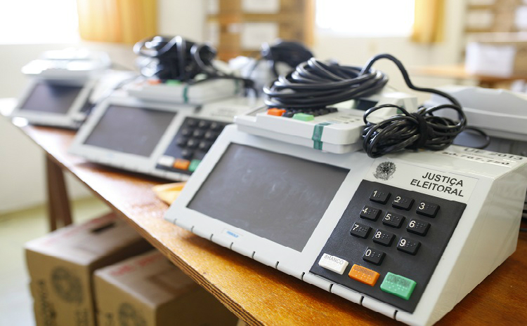 TSE estuda aposentar urnas eletrônicas e implantar novo sistema de votos